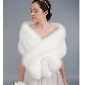 NEW! Ivory faux fur wrap bridal stole